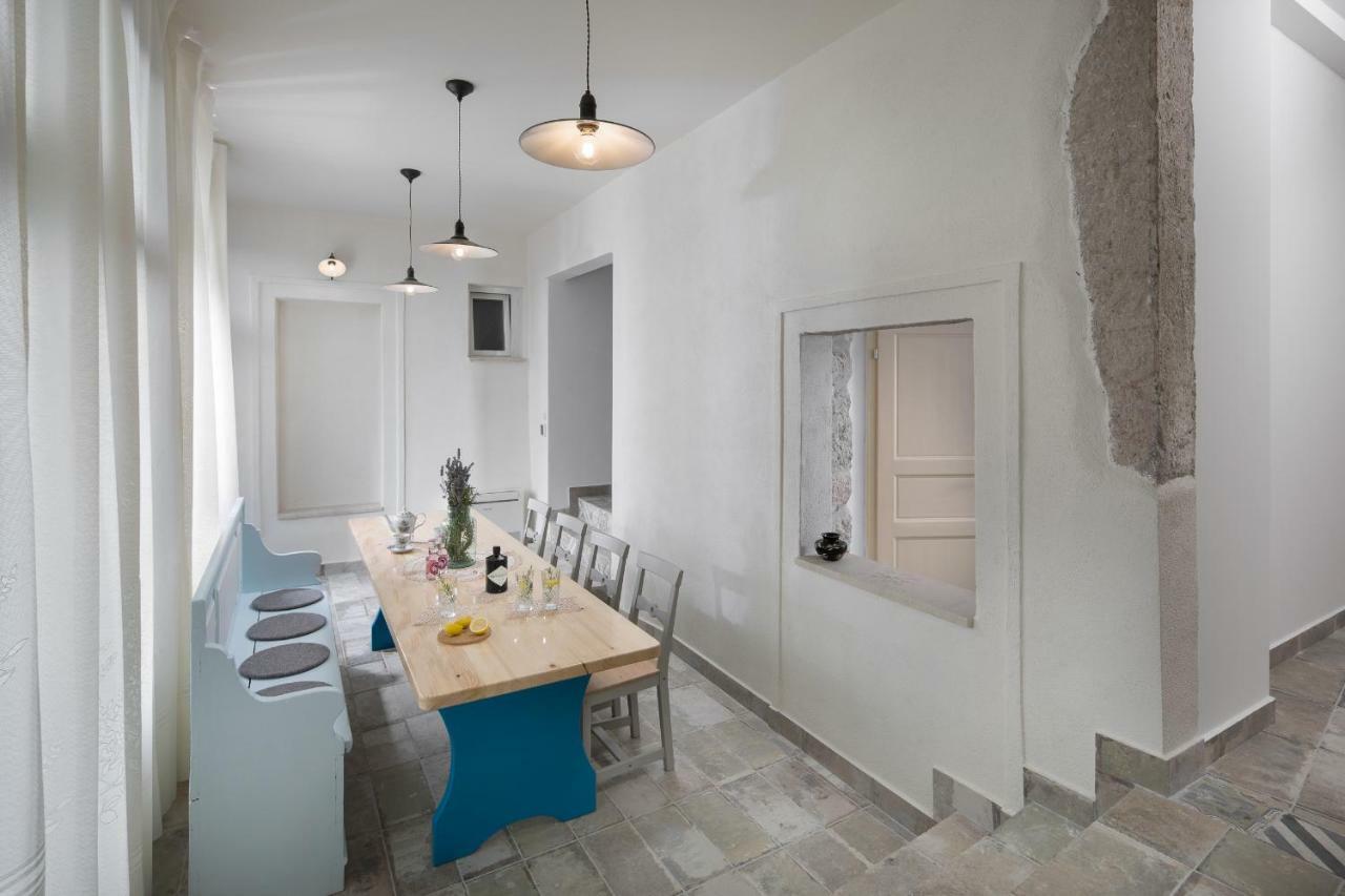 Mondinica Heritage House - Heated Pool Dobrinj Exterior foto